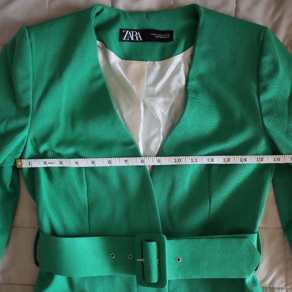 Kelly Green Suit Dress with Belt - Picture 3 of 11